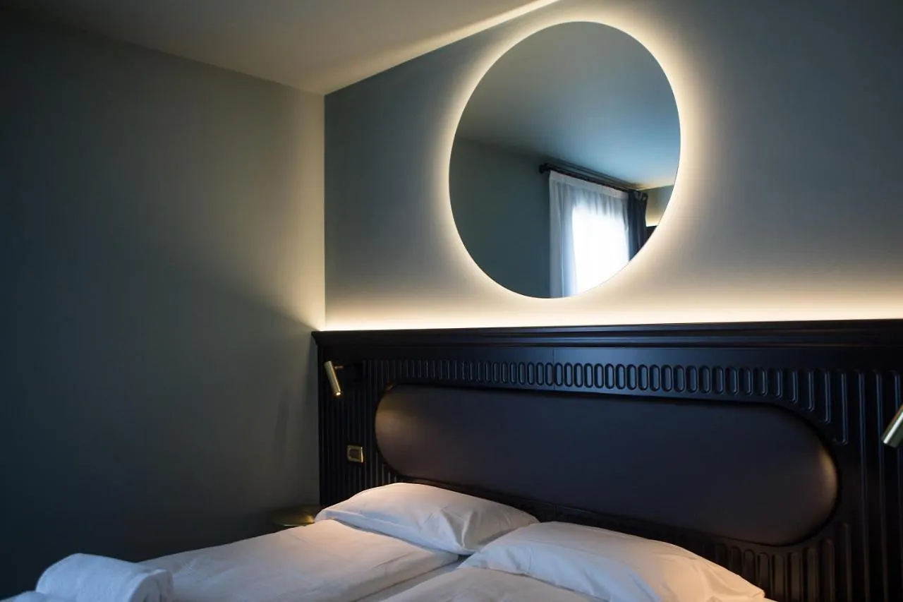 ***  Hotel Miro' Garda  Italy
