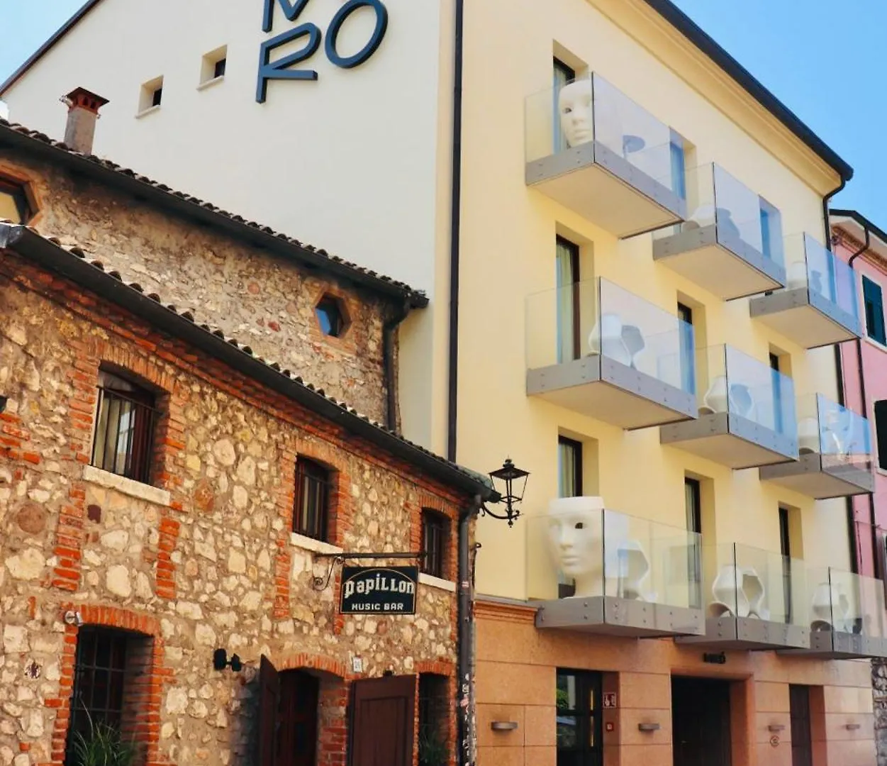 Hotel Miro\' contacts
