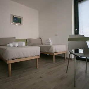 Il Sorriso Oda ve Kahvaltı Tirano