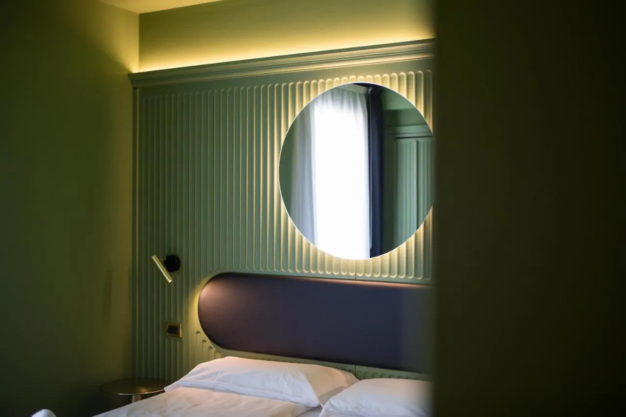 Hotel Miro' Garda