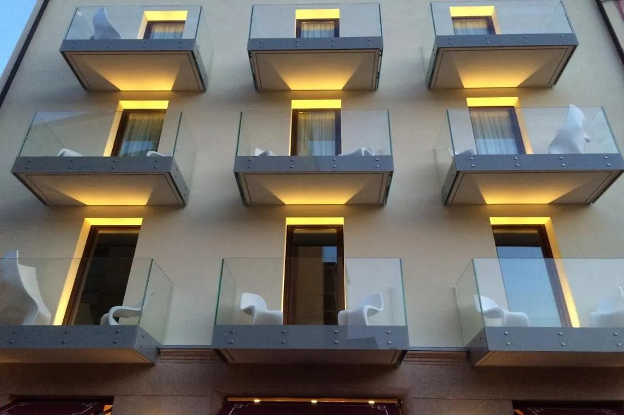 Hotel Miro' Garda  Garda (Verona)