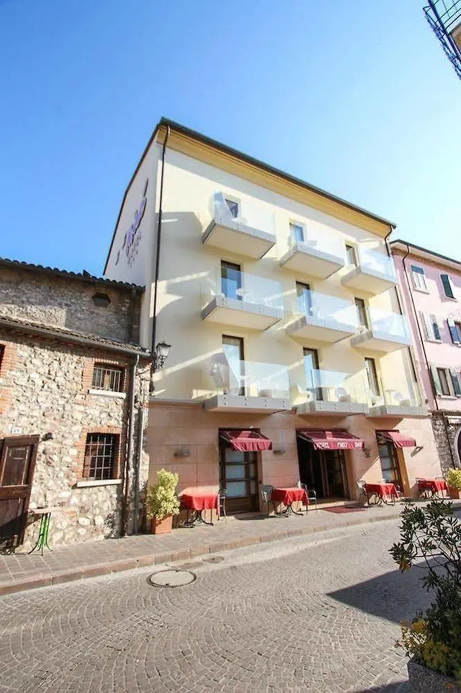 Hotel Miro' Garda