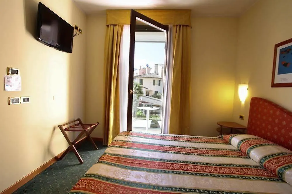 Hotel Miro' Garda  Garda (Verona)