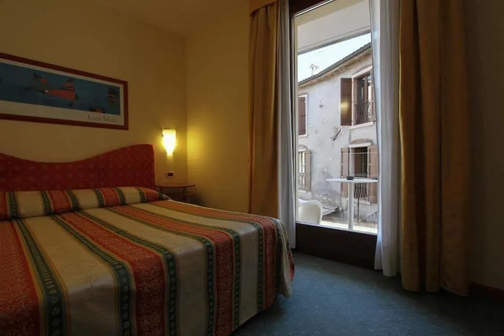 Hotel Miro' Garda