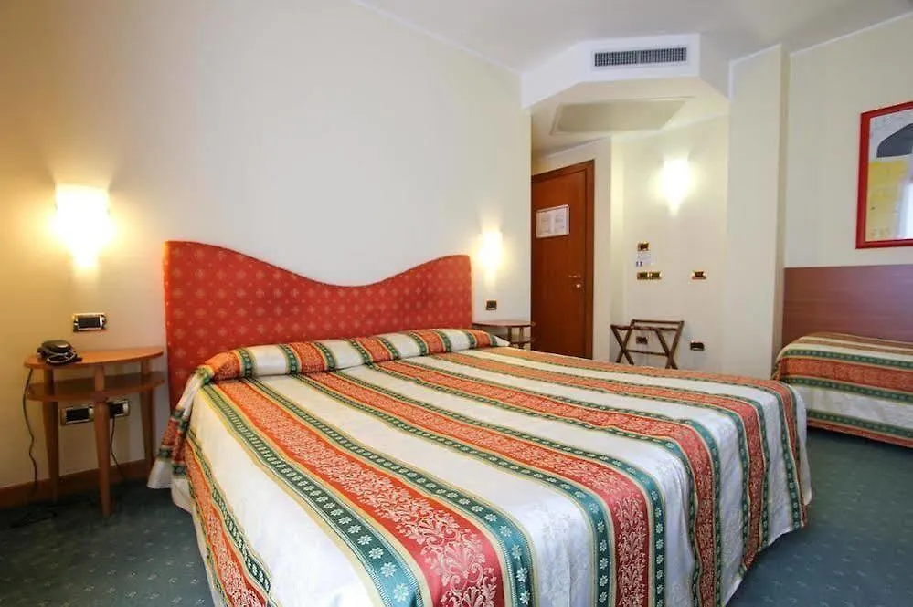 Hotel Miro' Garda  3*, Garda (Verona) İtalya